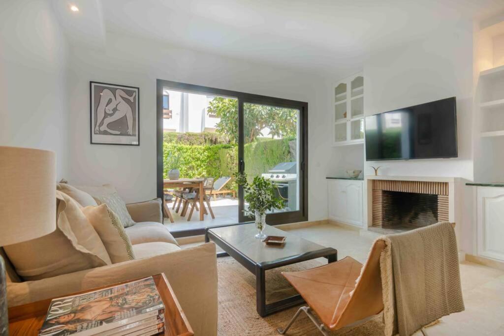 Villa Town House Puerto Banus/marbella - 200 M To Beach *