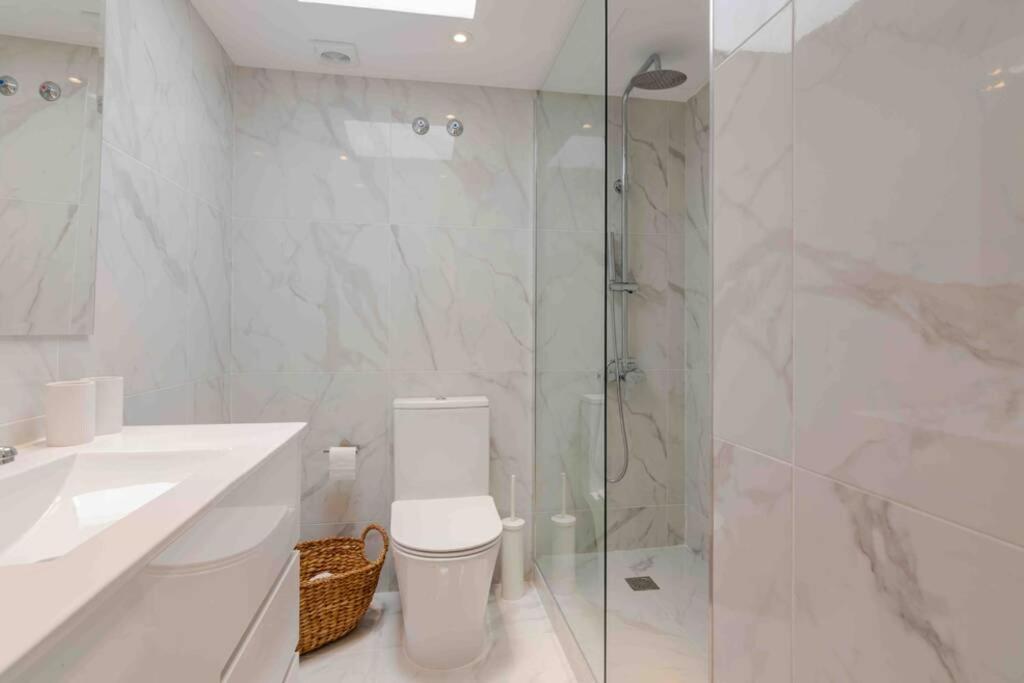 Villa Town House Puerto Banus/marbella - 200 M To Beach *